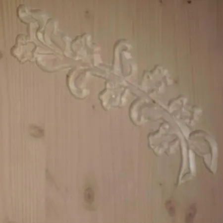 Charming Glicine And Azalea House Art And Colour With Lakeview